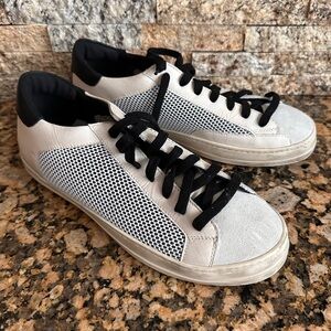 P448
John Sneaker